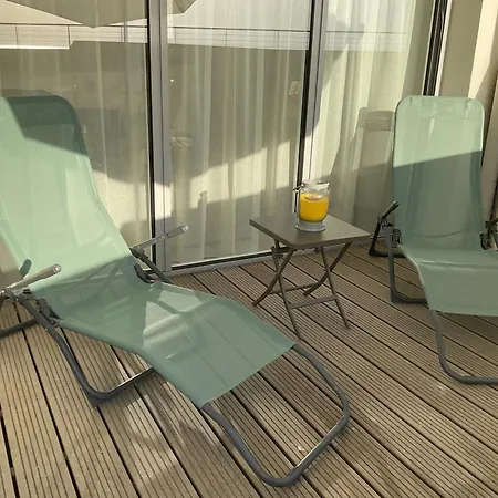 Super T2 A 2 Pas Des Plages Face Ocean Et Parking Prive *